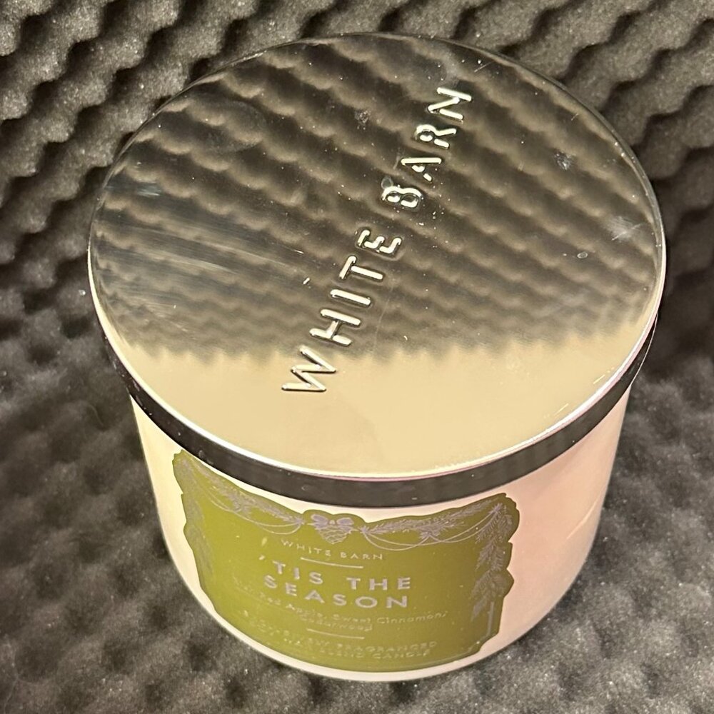 White Barn 'Tis The Season 3-Wick Candle - Picture 4 of 6